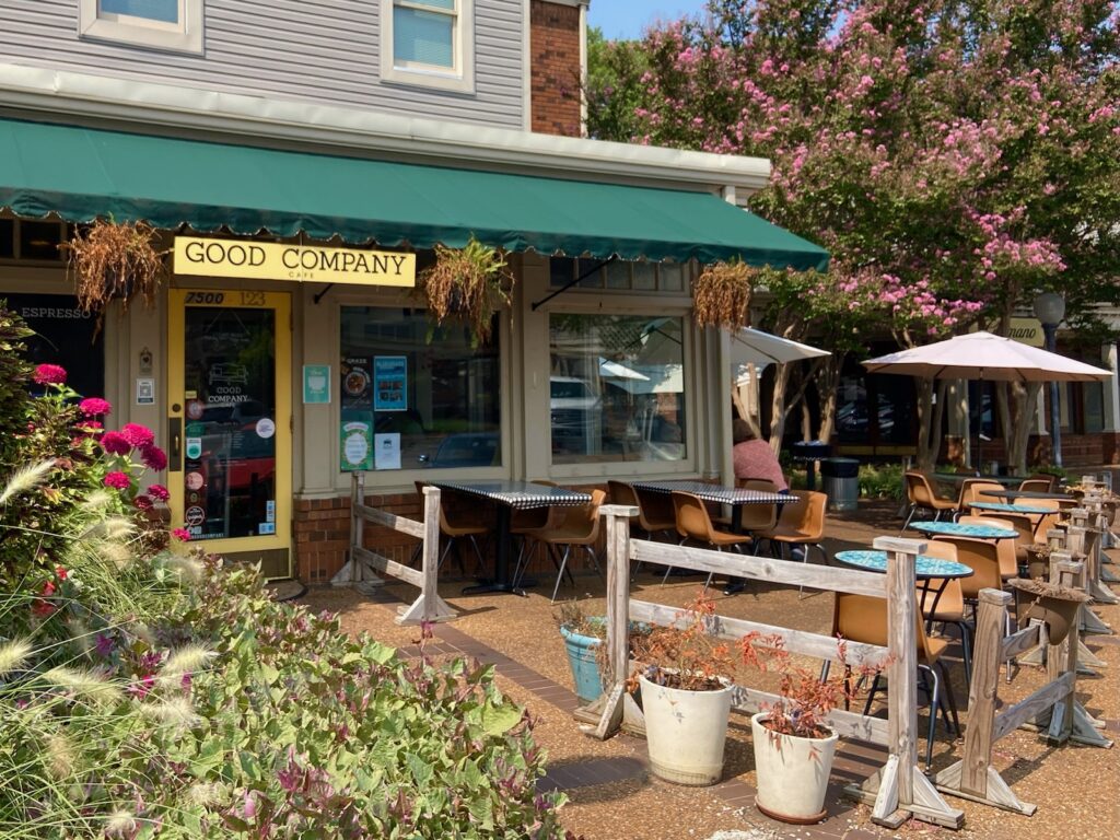 11 popular outdoor dining spots in Huntsville to enjoy this fall 11 popular outdoor dining spots in Huntsville to enjoy this fall