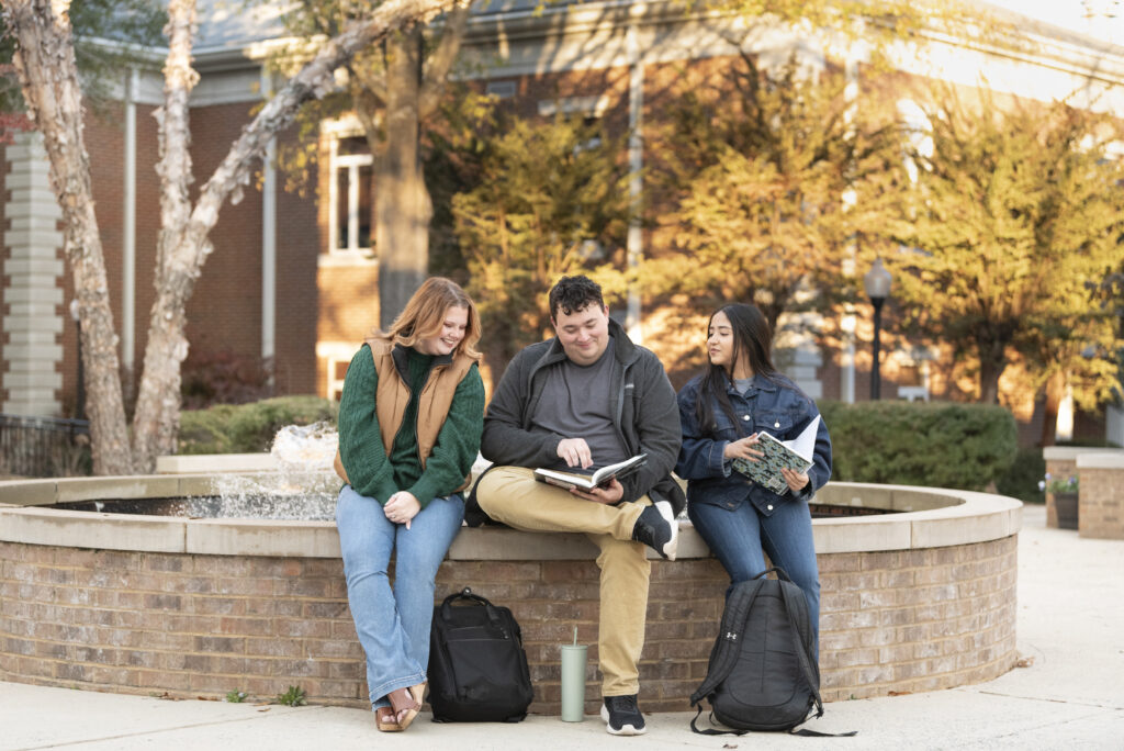 The best way to finish your degree easily + close to home The best way to finish your degree easily + close to home