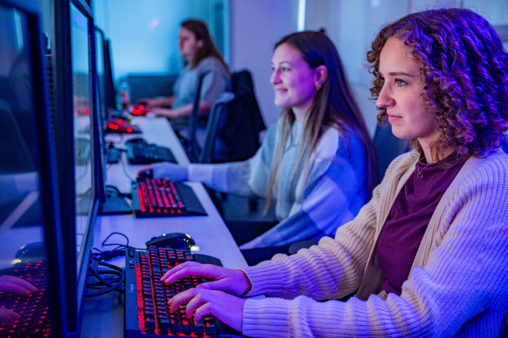 Why these 2 local students love this university’s Honors College + brand new building Why these 2 local students love this university’s Honors College + brand new building