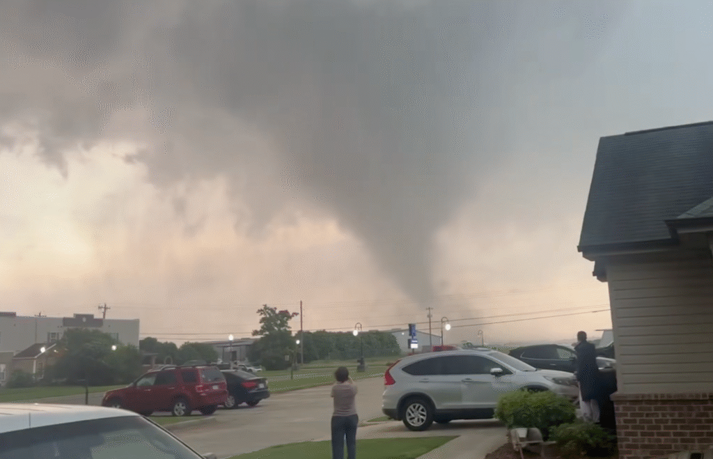 Damage updates on EF-2 tornado in Huntsville, plus your photos from Tuesday’s severe weather Damage updates on EF-2 tornado in Huntsville, plus your photos from Tuesday’s severe weather