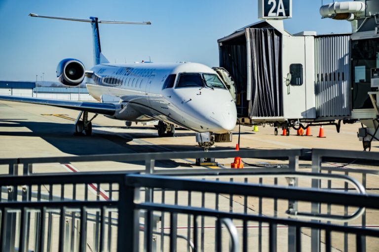 HSV passengers feeling effects of FAA emergency order HSV passengers feeling effects of FAA emergency order