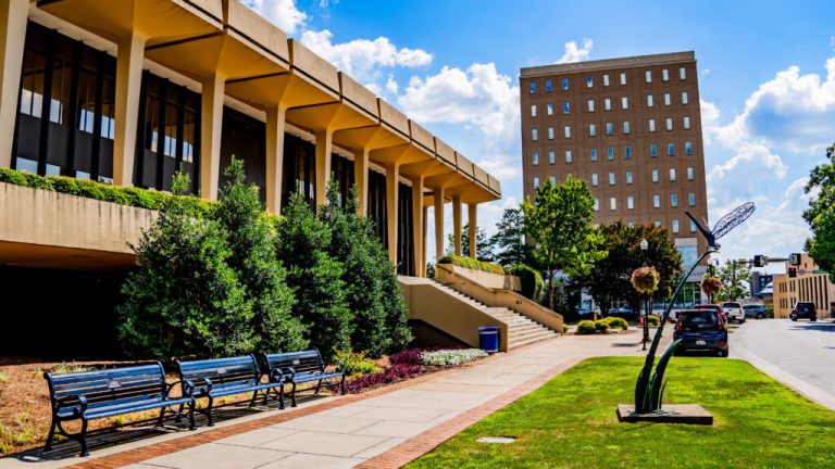 Unemployment rate in Huntsville drops slightly in August, stays below state average Unemployment rate in Huntsville drops slightly in August, stays below state average