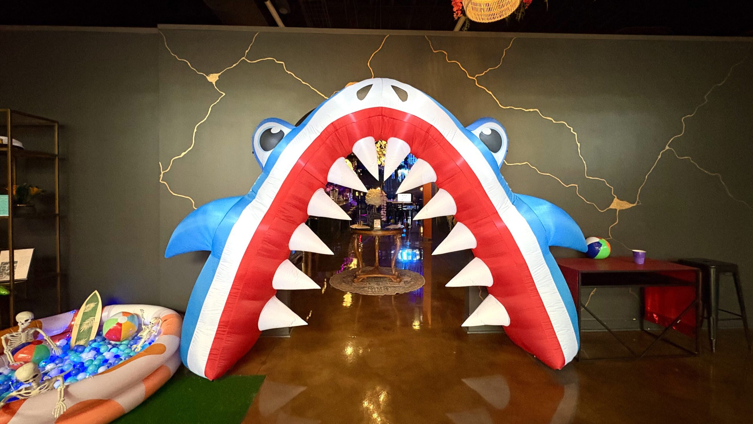 2 beach-themed bars you need to visit before summer ends 2 beach-themed bars you need to visit before summer ends