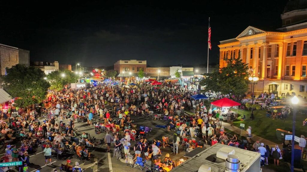 Athens Main Street sets new crowd record for Fridays After Five Athens Main Street sets new crowd record for Fridays After Five