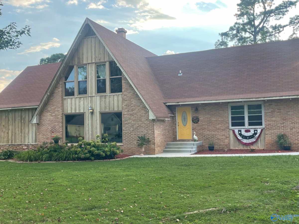 Take a look at these 9 home listings here in the Huntsville area Take a look at these 9 home listings here in the Huntsville area