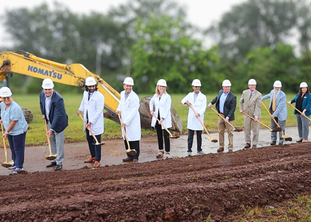 Ground broken on new cancer center in Decatur Ground broken on new cancer center in Decatur