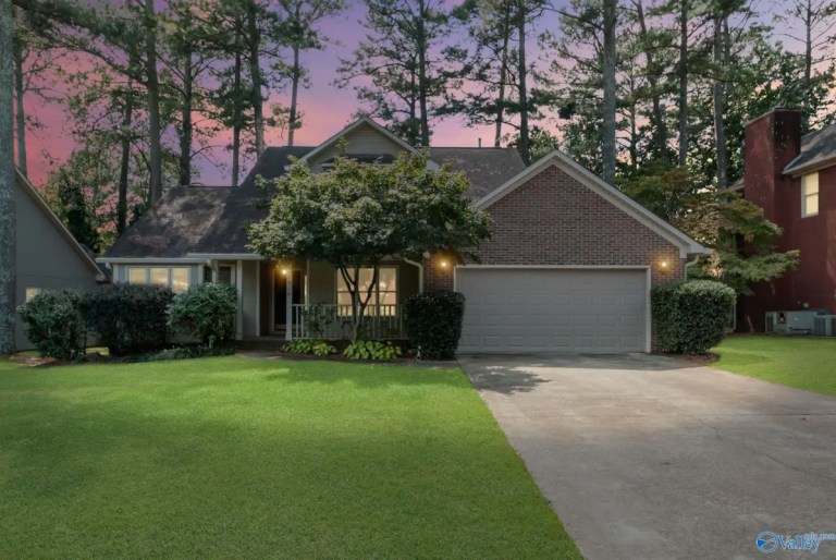 Here are 10 fantastic home listings here in the Huntsville area Here are 10 fantastic home listings here in the Huntsville area