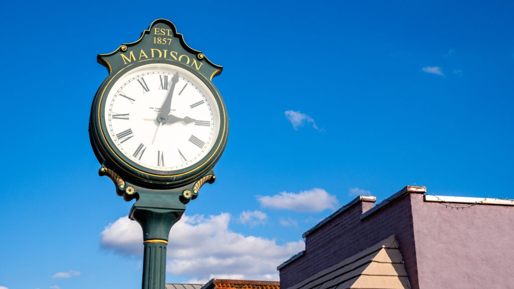 ‘Spring forward’ this weekend: What to know about daylight saving time