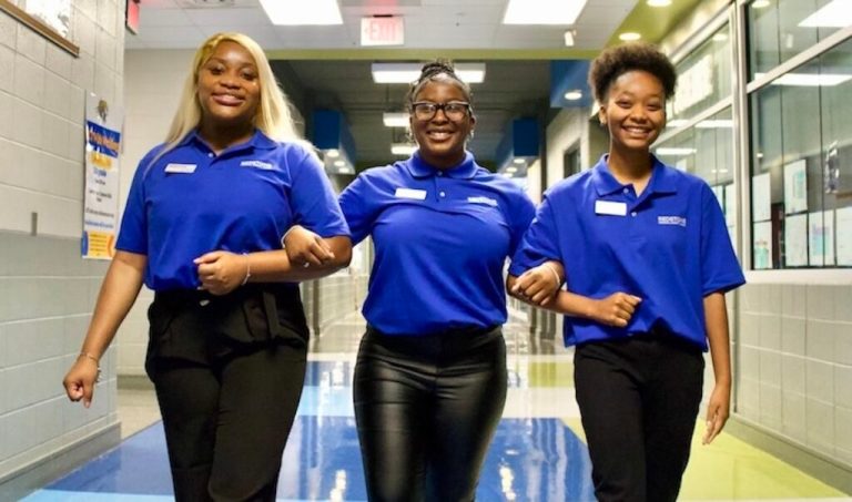 Jemison High School students welcome new credit union branch Jemison High School students welcome new credit union branch