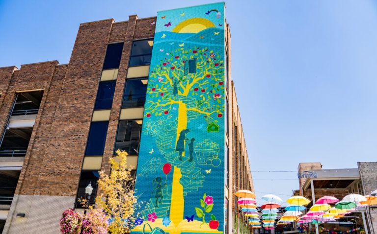 Check out this new mural in Downtown Huntsville + what it represents Check out this new mural in Downtown Huntsville + what it represents
