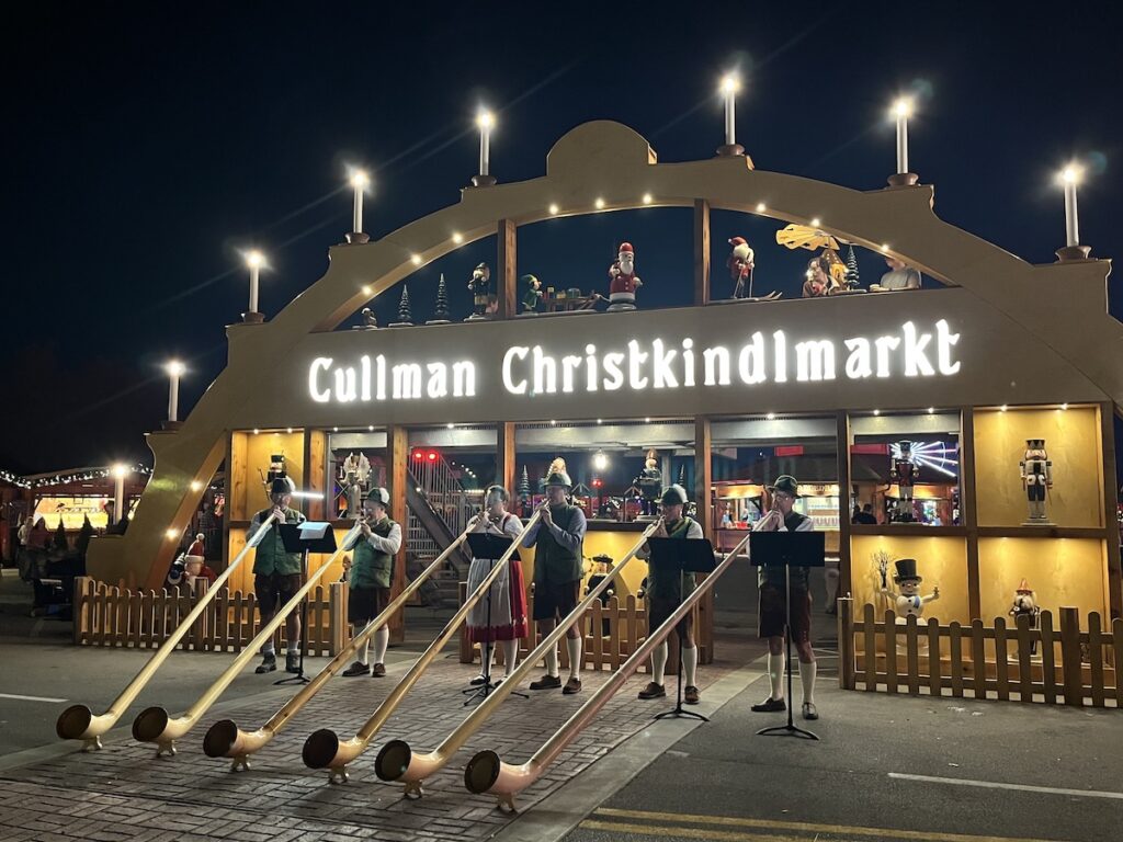 This easy holiday road trip from Huntsville will dazzle you