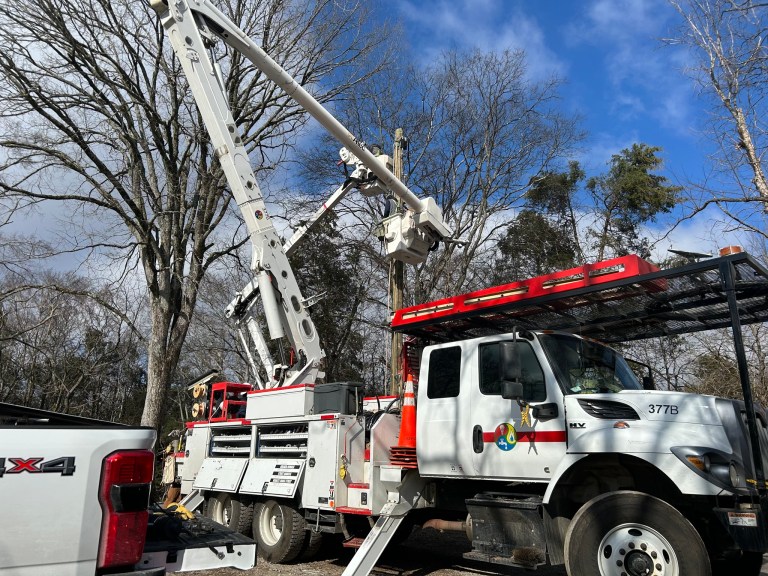 Huntsville Utilities crews brave cold to restore power in Nashville Huntsville Utilities crews brave cold to restore power in Nashville