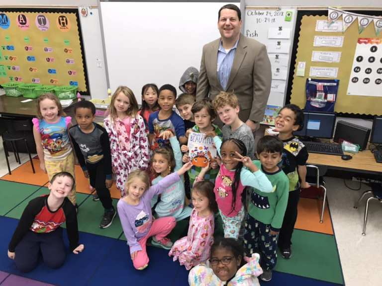 How Dolly Parton + this local nonprofit help 9,650 local kids get free books monthly How Dolly Parton + this local nonprofit help 9,650 local kids get free books monthly