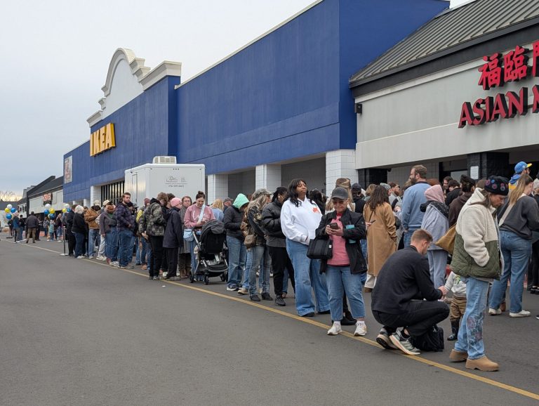 IKEA grand opening attracts shoppers from near + far to Huntsville IKEA grand opening attracts shoppers from near + far to Huntsville