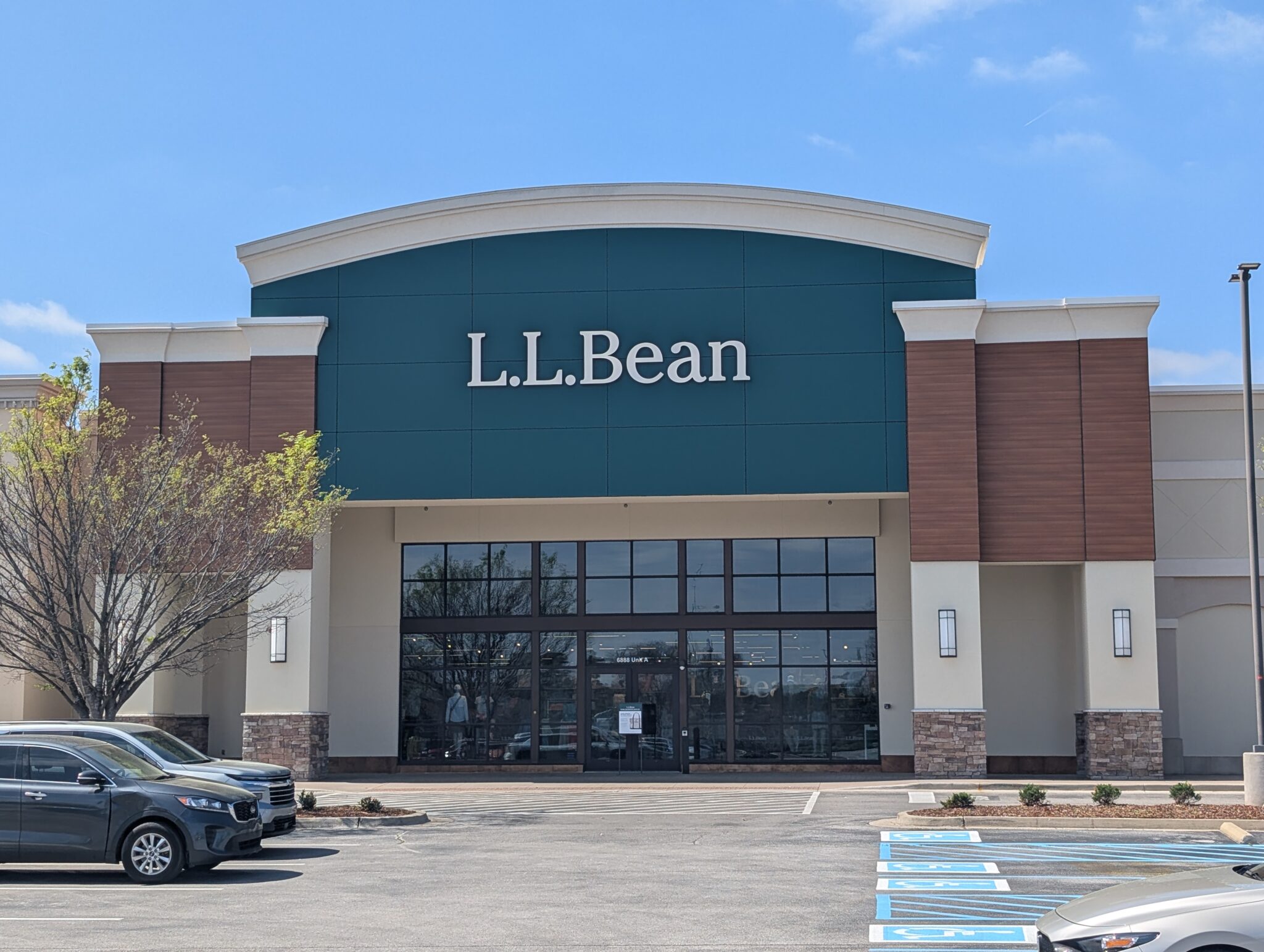 New L.L. Bean store in Huntsville to open April 3 New L.L. Bean store in Huntsville to open April 3