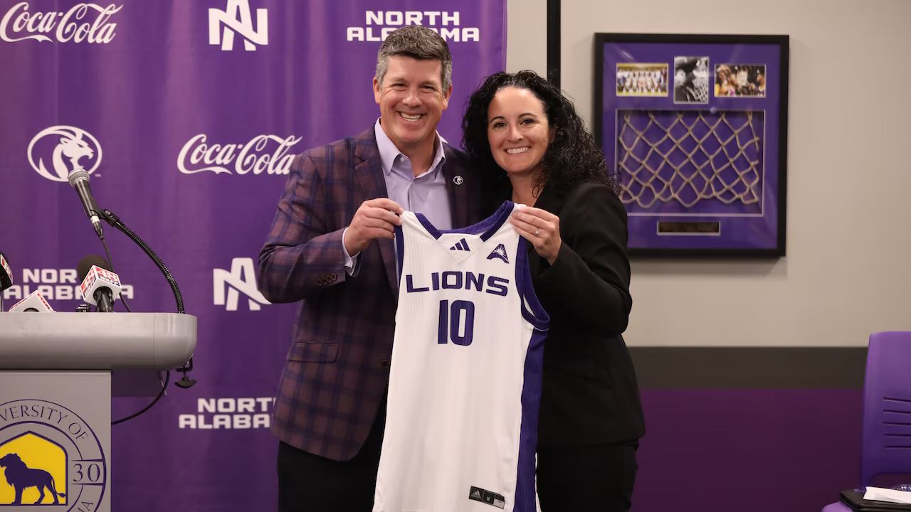 UNA hires new women’s basketball coach UNA hires new women’s basketball coach