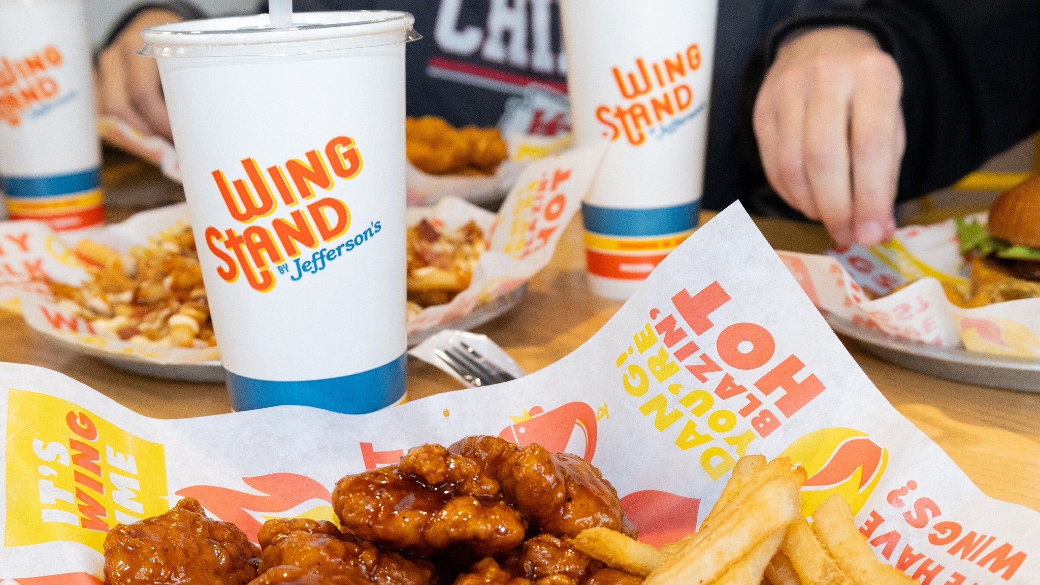 Holywings© ホーリーウィングス　N3セット20点 NOW OPEN: WingStand restaurant first location in the South
