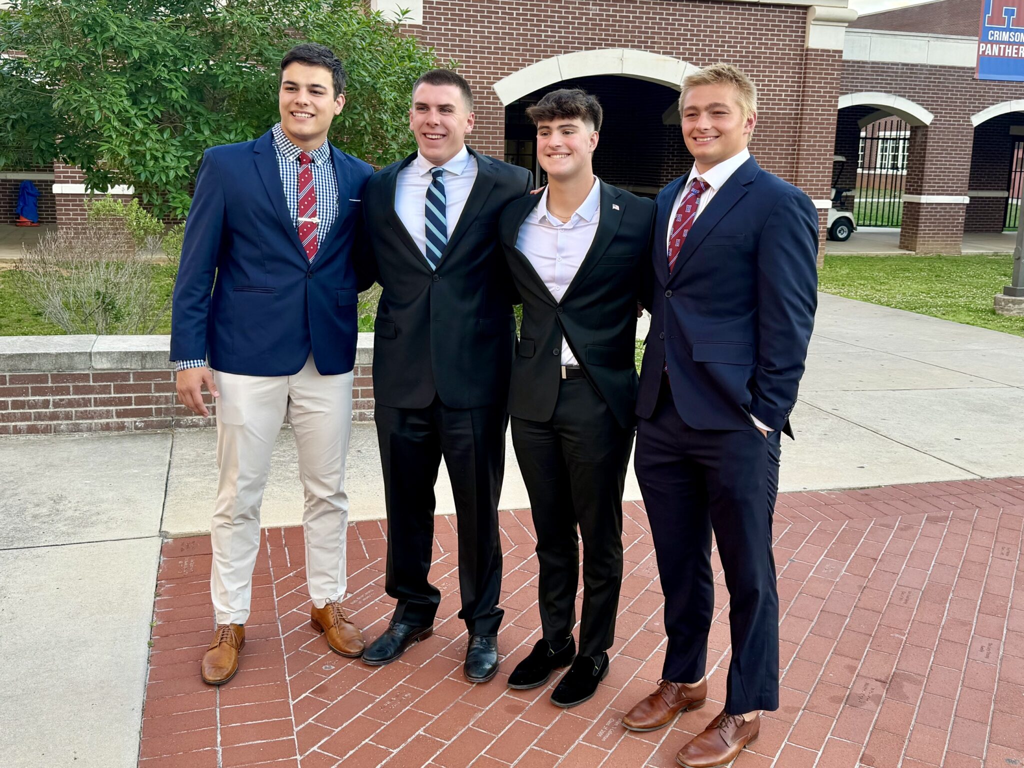 4 Huntsville High athletes now set to take the field at U.S. service academies 4 Huntsville High athletes now set to take the field at U.S. service academies