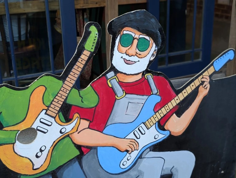 New ‘Microwave Dave’ exhibit at Alabama Music Hall of Fame New ‘Microwave Dave’ exhibit at Alabama Music Hall of Fame