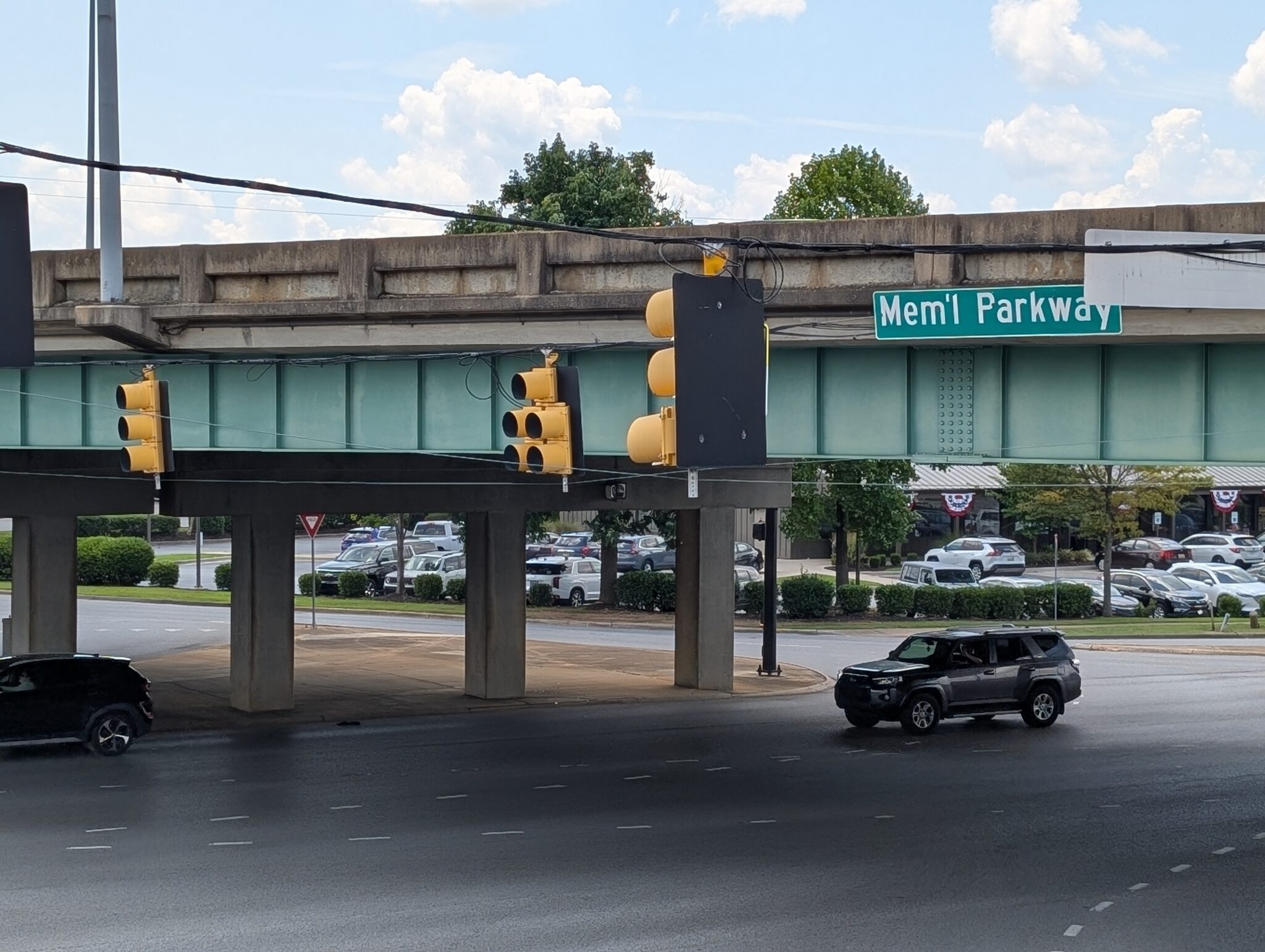 New signalized intersection to be built under Huntsville’s “Useless Overpass” New signalized intersection to be built under Huntsville’s “Useless Overpass”