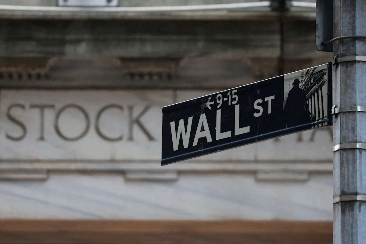 Nasdaq Slump & Fed Minutes Outlook: Will Tech Stocks Rebound or Dive Deeper Amid Retail Earnings Turmoil? Nasdaq Slump & Fed Minutes Outlook: Will Tech Stocks Rebound or Dive Deeper Amid Retail Earnings Turmoil?