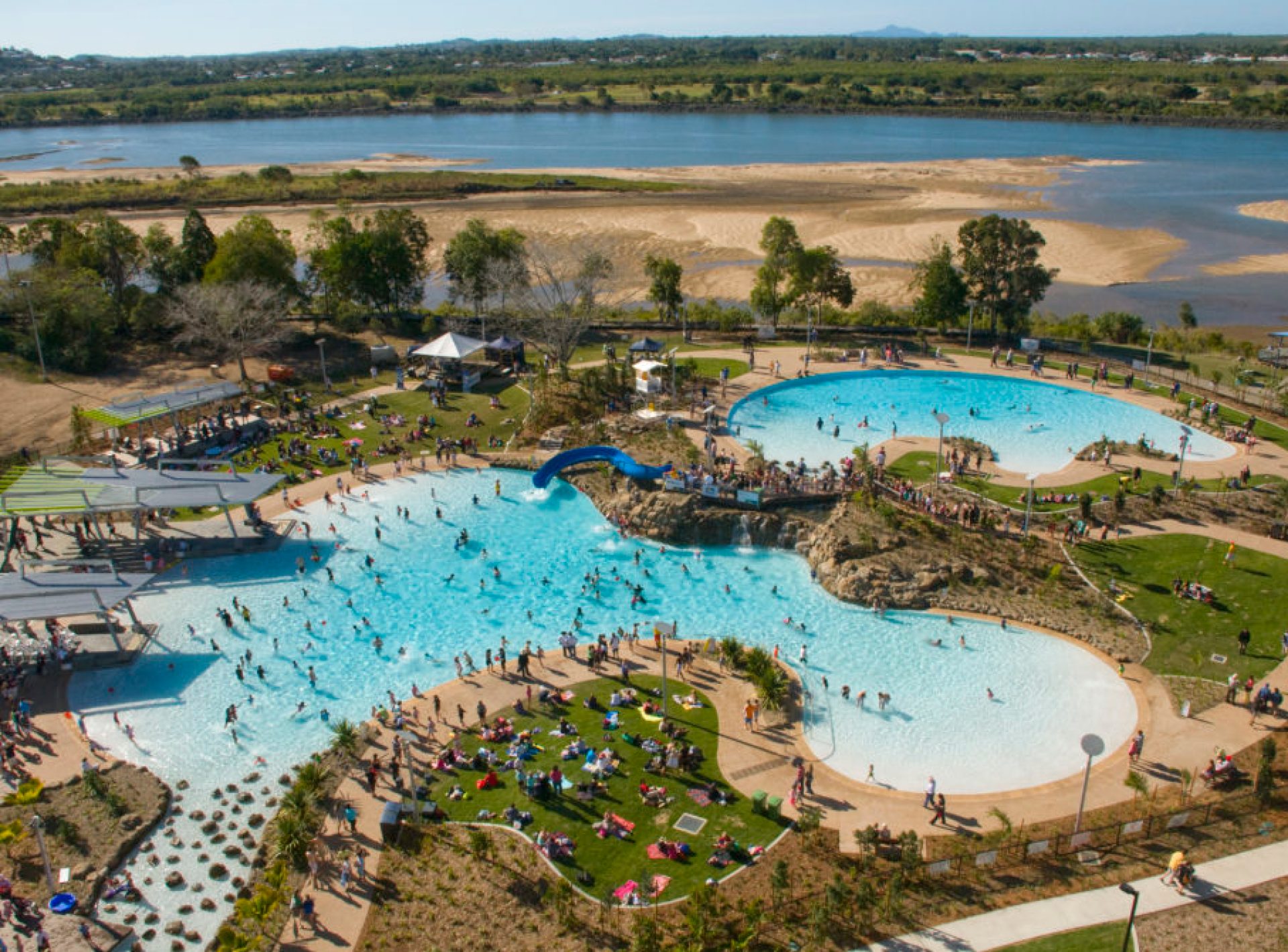 A beautiful view of Bluewater Lagoon in Mackay, highlighting its inviting waters and lush surroundings. A beautiful view of Bluewater Lagoon in Mackay, highlighting its inviting waters and lush surroundings.