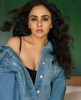 Amruta Khanvilkar Amruta Khanvilkar