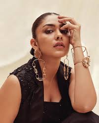 Mrunal Thakur Mrunal Thakur
