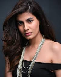Shreya Dhanwanthary Shreya Dhanwanthary