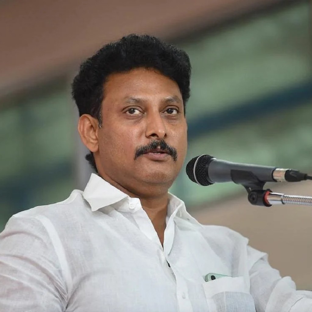 10, 12-ம் வகுப்பு பொதுத்தேர்வு அட்டவணையை வெளியிட்டார் அமைச்சர் அன்பில் மகேஸ் 10, 12-ம் வகுப்பு பொதுத்தேர்வு அட்டவணையை வெளியிட்டார் அமைச்சர் அன்பில் மகேஸ்