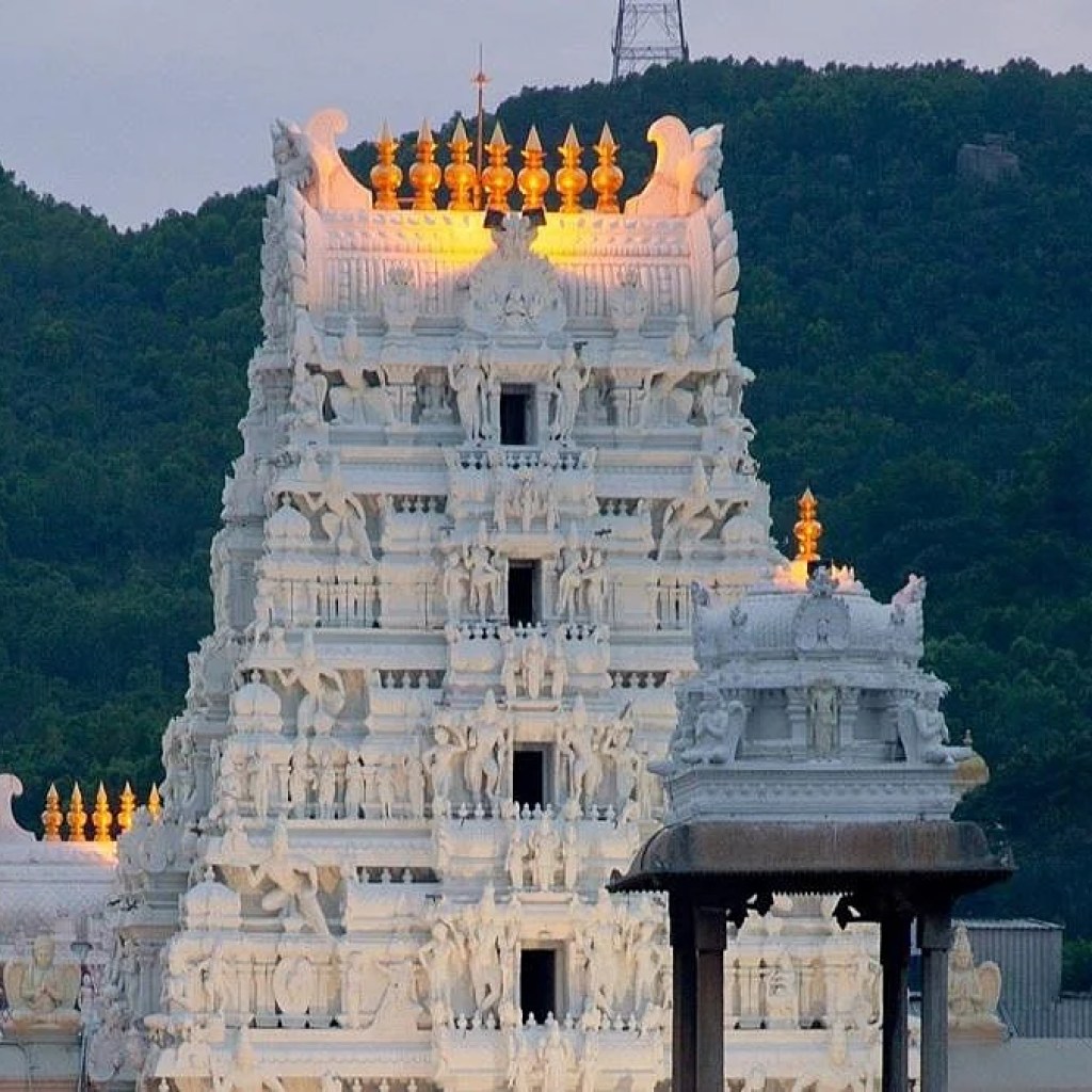 டிச.30-ம் தேதி முதல் ஜன. 8 வரை: சொர்க்கவாசல் தரிசனம் டிச.30-ம் தேதி முதல் ஜன. 8 வரை: சொர்க்கவாசல் தரிசனம்