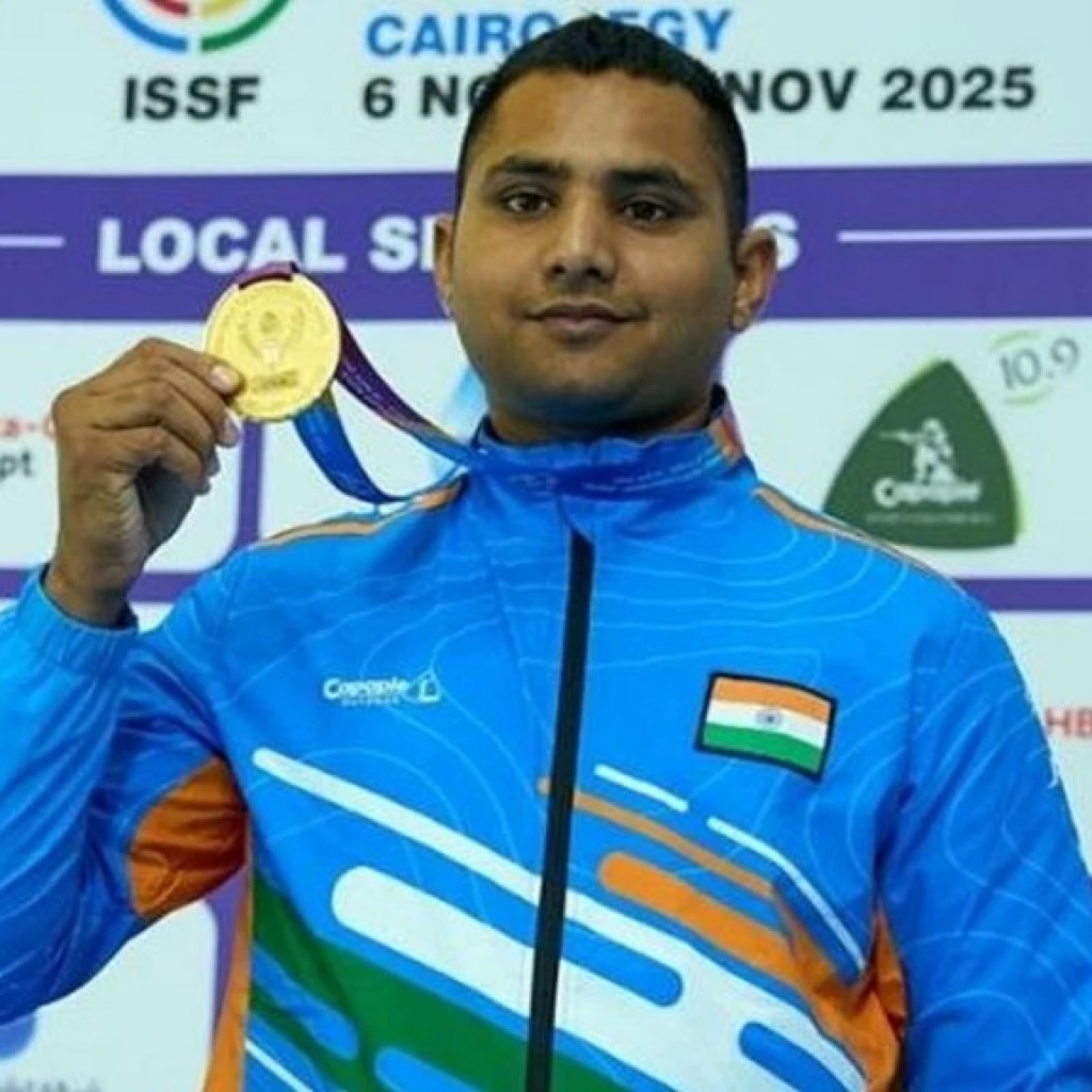 உலக துப்பாக்கி சுடுதலில்: தங்கம் வென்றார் ரவீந்தர் உலக துப்பாக்கி சுடுதலில்: தங்கம் வென்றார் ரவீந்தர்