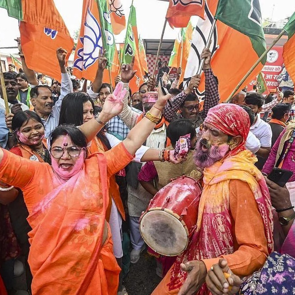 பிஹாரில் 25 அமைச்சர்களில் 24 பேர் மீண்டும் அமோக வெற்றி பிஹாரில் 25 அமைச்சர்களில் 24 பேர் மீண்டும் அமோக வெற்றி