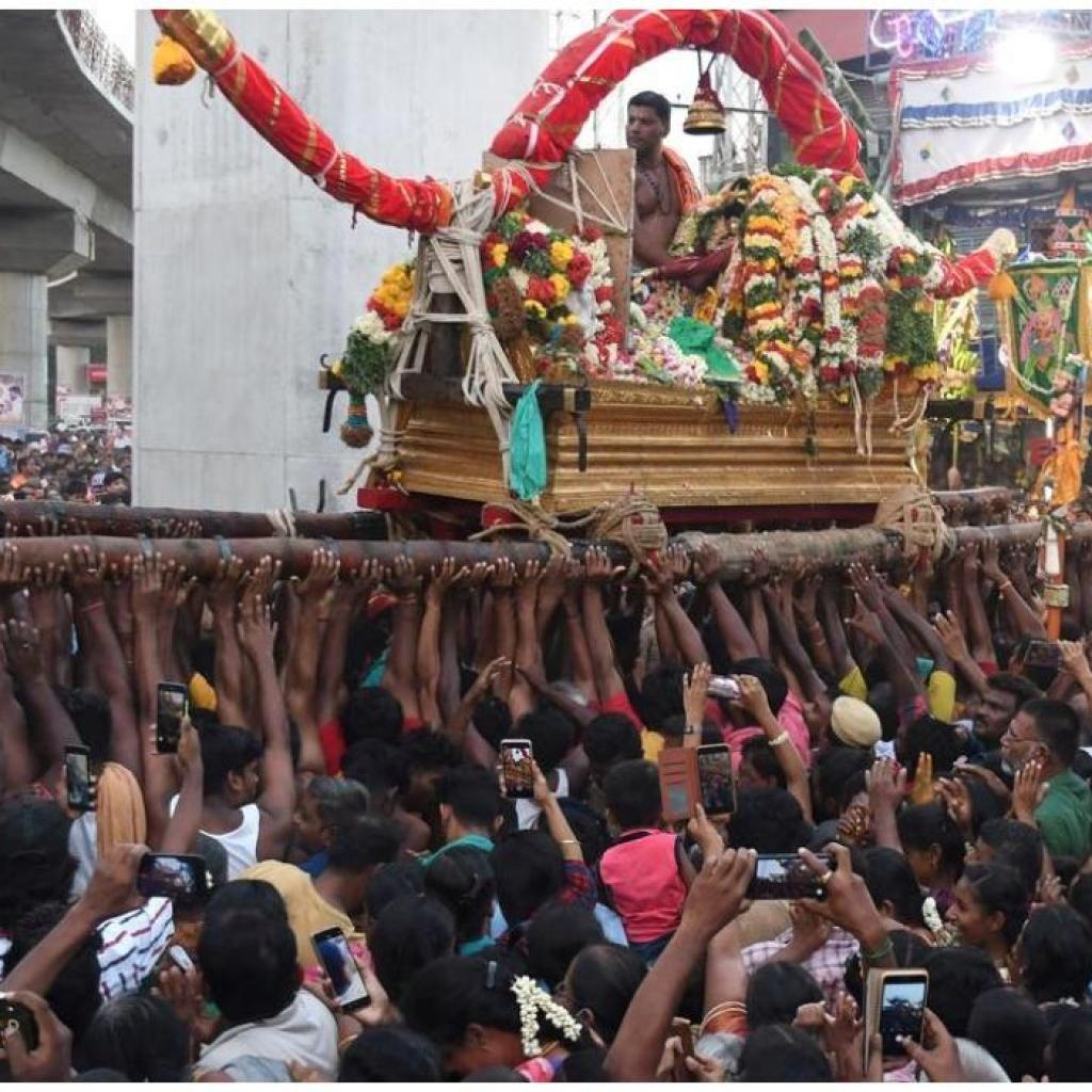 அழகர்கோவில் சித்திரைத் திருவிழா: மே 12-ல் வைகை ஆற்றில் கள்ளழகர் எழுந்தருளும் நிகழ்வு! அழகர்கோவில் சித்திரைத் திருவிழா: மே 12-ல் வைகை ஆற்றில் கள்ளழகர் எழுந்தருளும் நிகழ்வு!