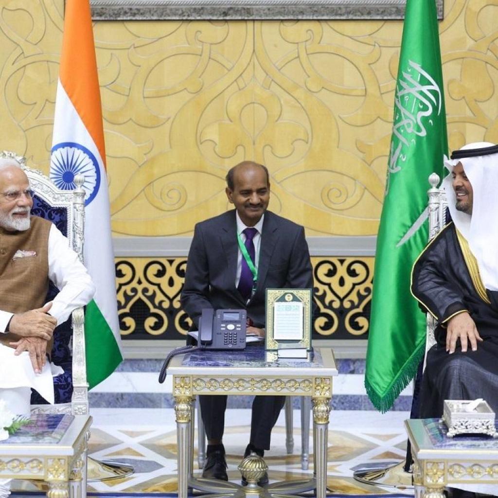 இந்தியாவில் 100 பில்லியன் டாலர் முதலீடு செய்ய சவுதி அரேபியா முடிவு இந்தியாவில் 100 பில்லியன் டாலர் முதலீடு செய்ய சவுதி அரேபியா முடிவு