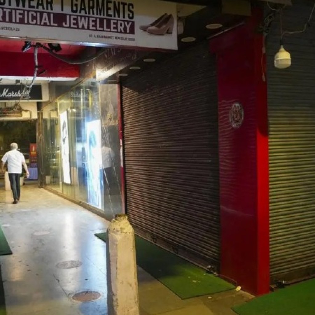 பஹல்காம் தாக்குதலுக்கு கண்டனம்: டெல்லியில் வர்த்தகர்கள் கடையடைப்பு பஹல்காம் தாக்குதலுக்கு கண்டனம்: டெல்லியில் வர்த்தகர்கள் கடையடைப்பு