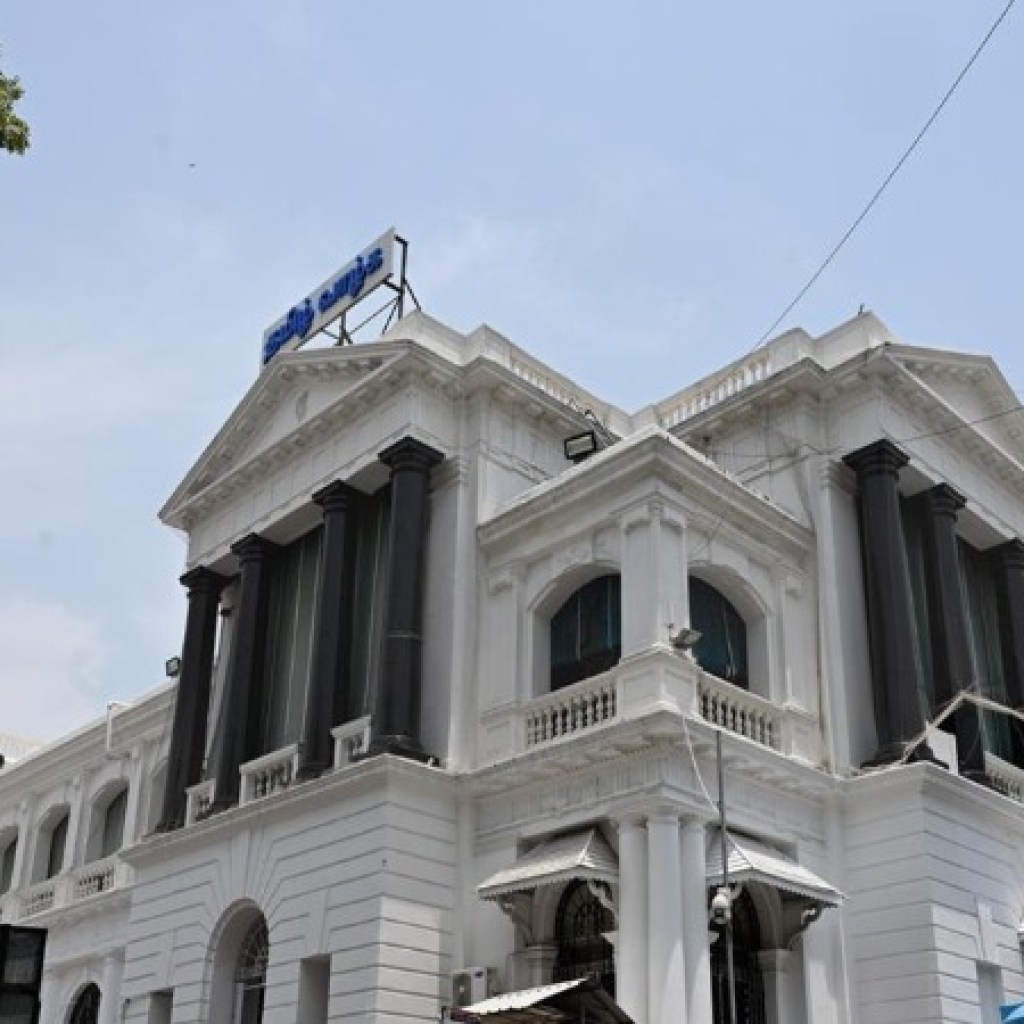 ஆட்சேபனையற்ற நிலத்தில் வசிப்போருக்கு மனைப்பட்டா: திருத்தம் செய்து அரசாணை வெளியீடு ஆட்சேபனையற்ற நிலத்தில் வசிப்போருக்கு மனைப்பட்டா: திருத்தம் செய்து அரசாணை வெளியீடு