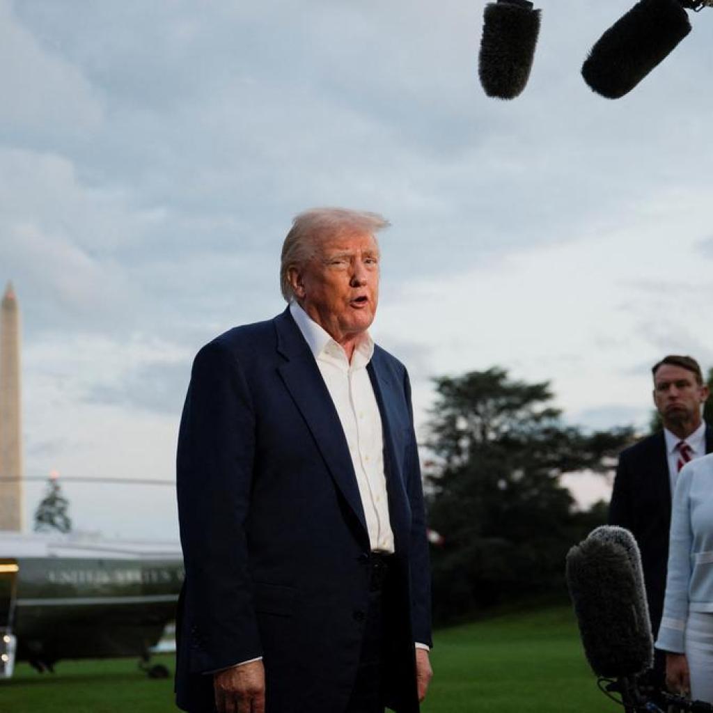 அமெரிக்காவில் வெளிநாட்டு திரைப்படங்களுக்கு 100% வரி: ட்ரம்ப் அதிரடி அறிவிப்பு அமெரிக்காவில் வெளிநாட்டு திரைப்படங்களுக்கு 100% வரி: ட்ரம்ப் அதிரடி அறிவிப்பு