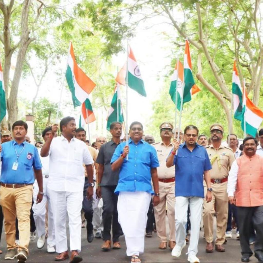 புதுச்சேரி துணைநிலை ஆளுநர் – முதல்வர் இடையே கருத்து வேறுபாடா? – உள்துறை அமைச்சர் விளக்கம் புதுச்சேரி துணைநிலை ஆளுநர் – முதல்வர் இடையே கருத்து வேறுபாடா? – உள்துறை அமைச்சர் விளக்கம்