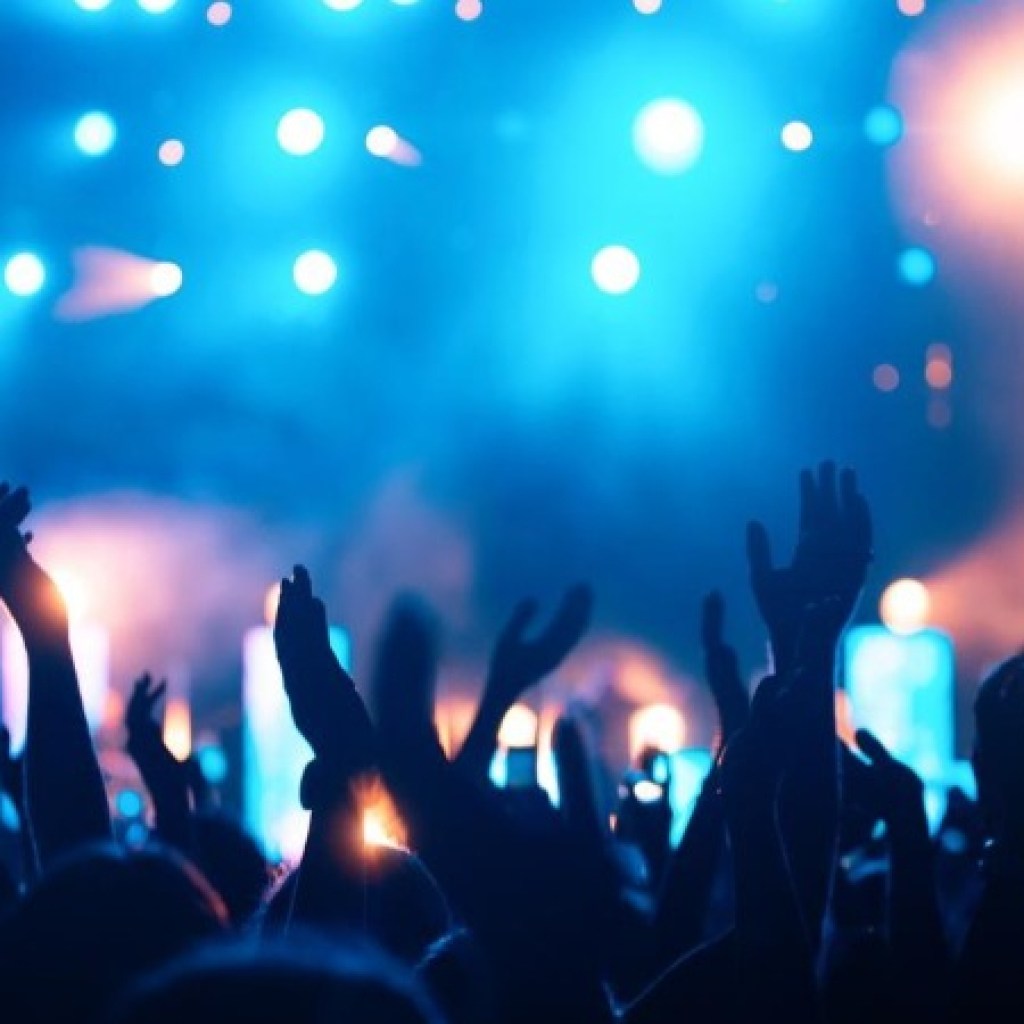 பெங்களூருவில் ‘ரேவ் பார்ட்டி’யில் ஈடுபட்ட சீன பெண் உட்பட 31 பேர் கைது பெங்களூருவில் ‘ரேவ் பார்ட்டி’யில் ஈடுபட்ட சீன பெண் உட்பட 31 பேர் கைது