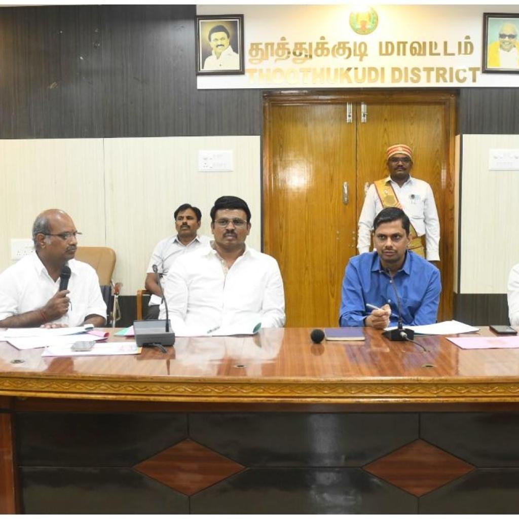 திருச்செந்தூர் கோயிலில் ஜூலை 7-ல் குடமுழுக்கு விழா: முன்னேற்பாடுகளுக்கு ஆட்சியர் அறிவுரை திருச்செந்தூர் கோயிலில் ஜூலை 7-ல் குடமுழுக்கு விழா: முன்னேற்பாடுகளுக்கு ஆட்சியர் அறிவுரை