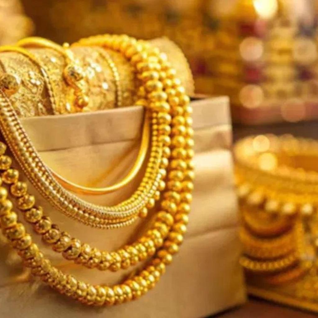 தங்கம் விலை பவுனுக்கு ரூ.320 உயர்வு தங்கம் விலை பவுனுக்கு ரூ.320 உயர்வு