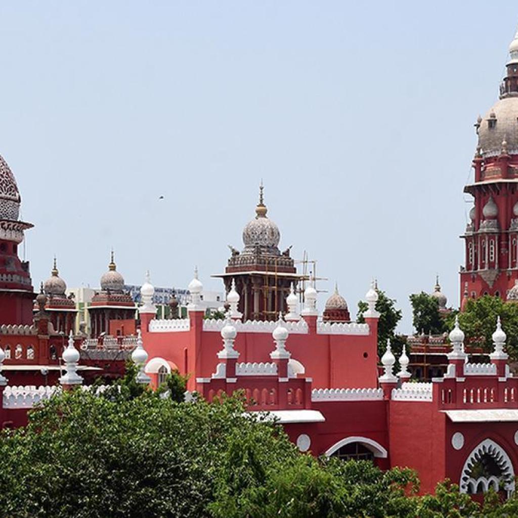 நீட் மறுதேர்வு நடத்தக் கோரிய வழக்கு: சிசிடிவி காட்சிகளை சமர்ப்பிக்க உயர் நீதிமன்றம் உத்தரவு நீட் மறுதேர்வு நடத்தக் கோரிய வழக்கு: சிசிடிவி காட்சிகளை சமர்ப்பிக்க உயர் நீதிமன்றம் உத்தரவு