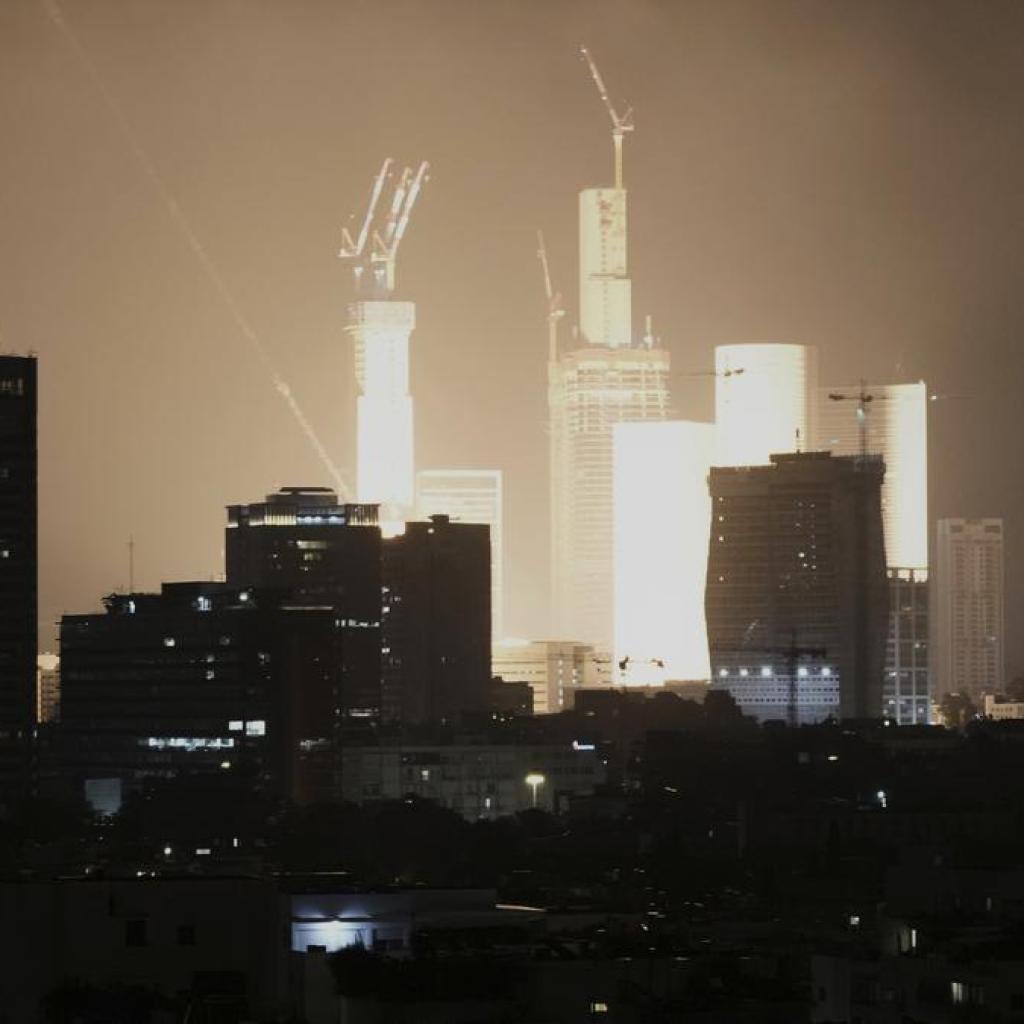 ‘மேலும் ஏவுகணைகளை வீசினால் தெஹ்ரான் எரியும்’ – ஈரானுக்கு இஸ்ரேல் கடும் எச்சரிக்கை ‘மேலும் ஏவுகணைகளை வீசினால் தெஹ்ரான் எரியும்’ – ஈரானுக்கு இஸ்ரேல் கடும் எச்சரிக்கை