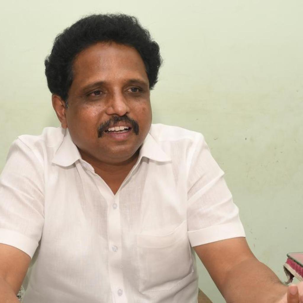 குறைந்த ரயில் கட்டண உயர்வு என்பது வெறும் கண் துடைப்பு: சு.வெங்கடேசன் எம்.பி. சாடல் குறைந்த ரயில் கட்டண உயர்வு என்பது வெறும் கண் துடைப்பு: சு.வெங்கடேசன் எம்.பி. சாடல்