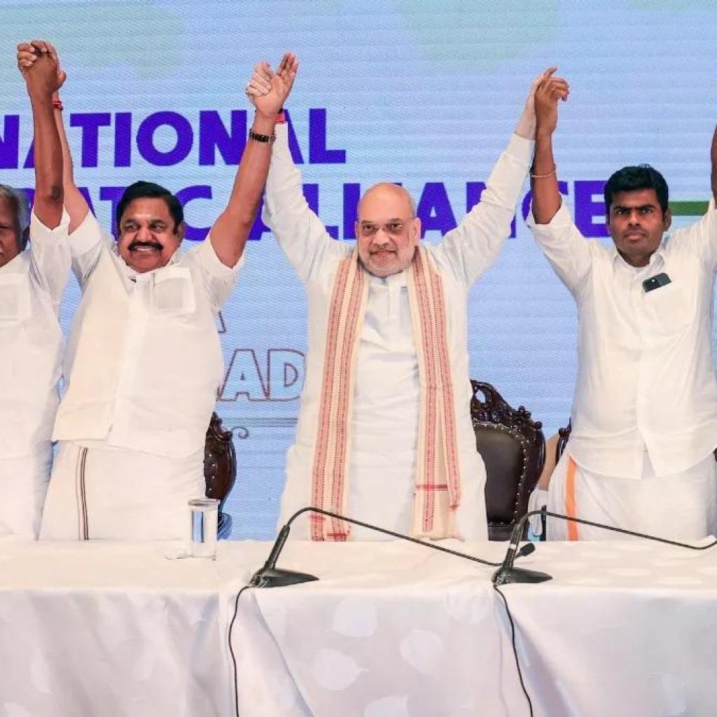 ‘அதிமுகவைச் சேர்ந்த ஒருவர் முதலமைச்சராக வருவார்!’ – அமித் ஷா இப்படிச் சொன்னதன் அர்த்தம் என்ன? ‘அதிமுகவைச் சேர்ந்த ஒருவர் முதலமைச்சராக வருவார்!’ – அமித் ஷா இப்படிச் சொன்னதன் அர்த்தம் என்ன?