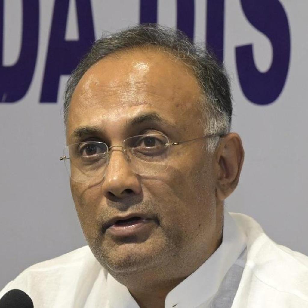 திடீர் மரணம் ஏற்பட்டால் பிரேத பரிசோதனை கட்டாயம்: கர்நாடக சுகாதார அமைச்சர் தகவல் திடீர் மரணம் ஏற்பட்டால் பிரேத பரிசோதனை கட்டாயம்: கர்நாடக சுகாதார அமைச்சர் தகவல்