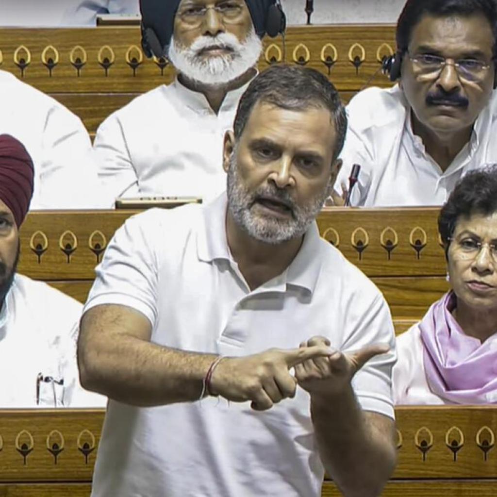 “ஆபரேஷன் சிந்தூரின்போது படைகளின் கைகளை அரசே கட்டிப்போட்டது” – மக்களவையில் ராகுல் காந்தி சாடல் “ஆபரேஷன் சிந்தூரின்போது படைகளின் கைகளை அரசே கட்டிப்போட்டது” – மக்களவையில் ராகுல் காந்தி சாடல்