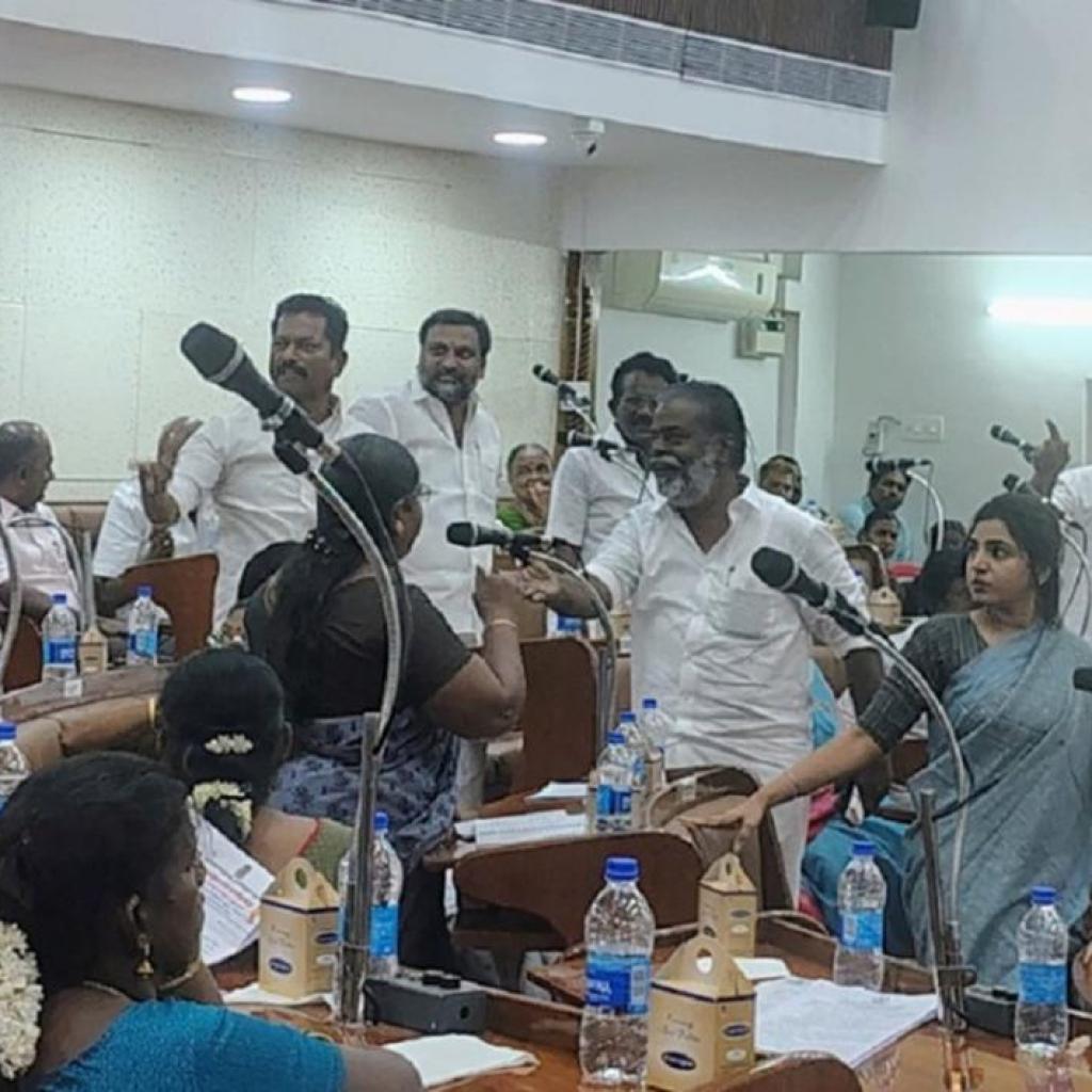 “திமுகவினர் ரத்தம் சிந்தி உழைத்ததால்தான் நீங்கள் எம்.பி…” – சு.வெங்கடேசன் மீது மேயர், கவுன்சிலர்கள் கொந்தளிப்பு “திமுகவினர் ரத்தம் சிந்தி உழைத்ததால்தான் நீங்கள் எம்.பி…” – சு.வெங்கடேசன் மீது மேயர், கவுன்சிலர்கள் கொந்தளிப்பு