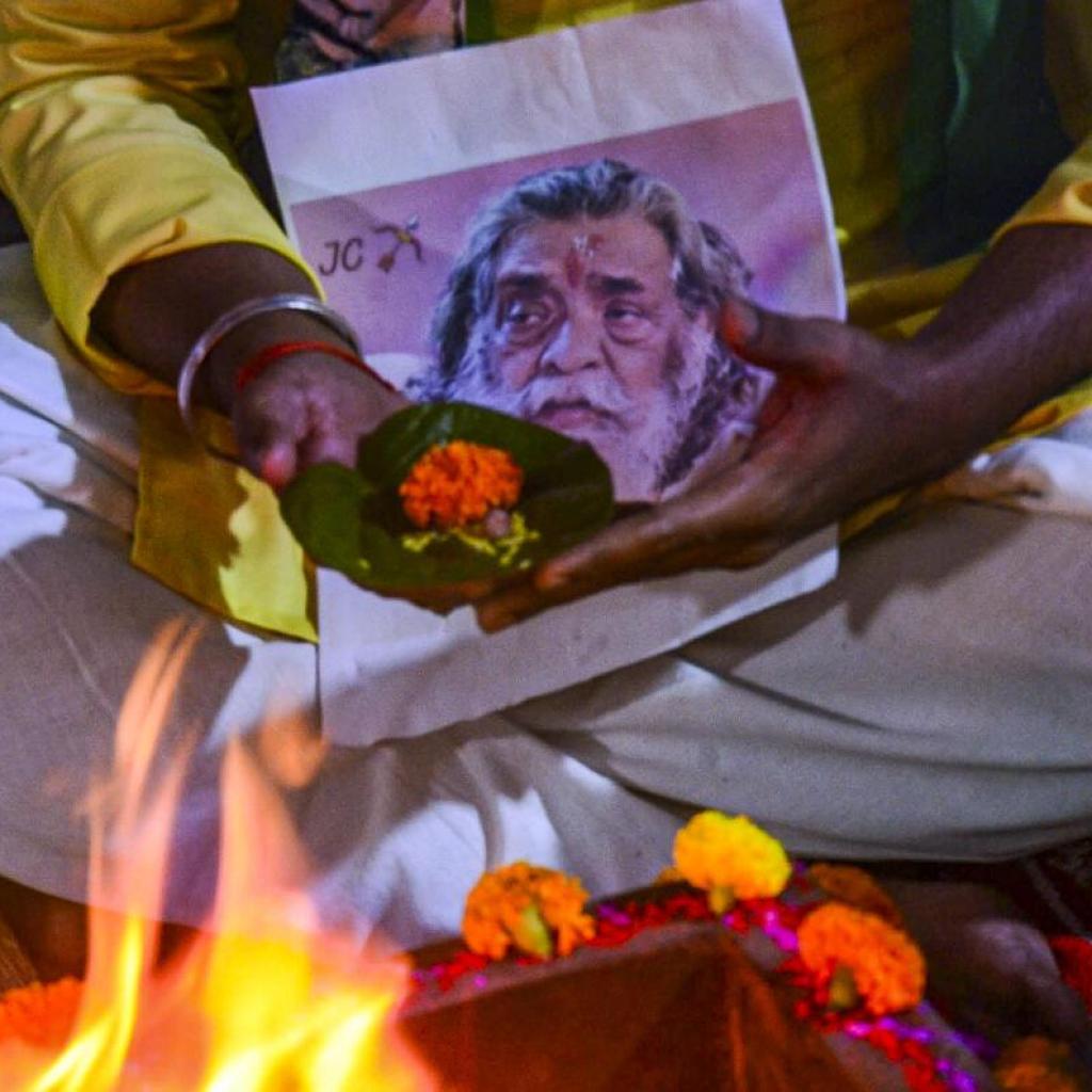 ஜார்க்கண்ட் முன்னாள் முதல்வர் ஷிபு சோரன் கவலைக்கிடம் ஜார்க்கண்ட் முன்னாள் முதல்வர் ஷிபு சோரன் கவலைக்கிடம்